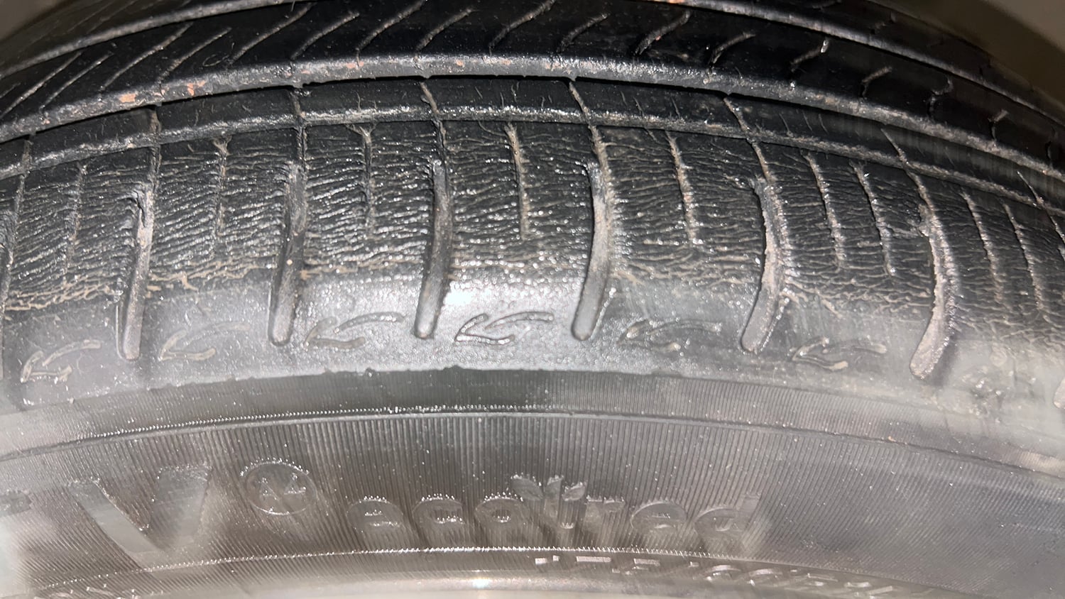 Used 2019 Tata Tiago Revotron XZ Plus Dual Tone Petrol Manual tyres RIGHT FRONT TYRE TREAD VIEW