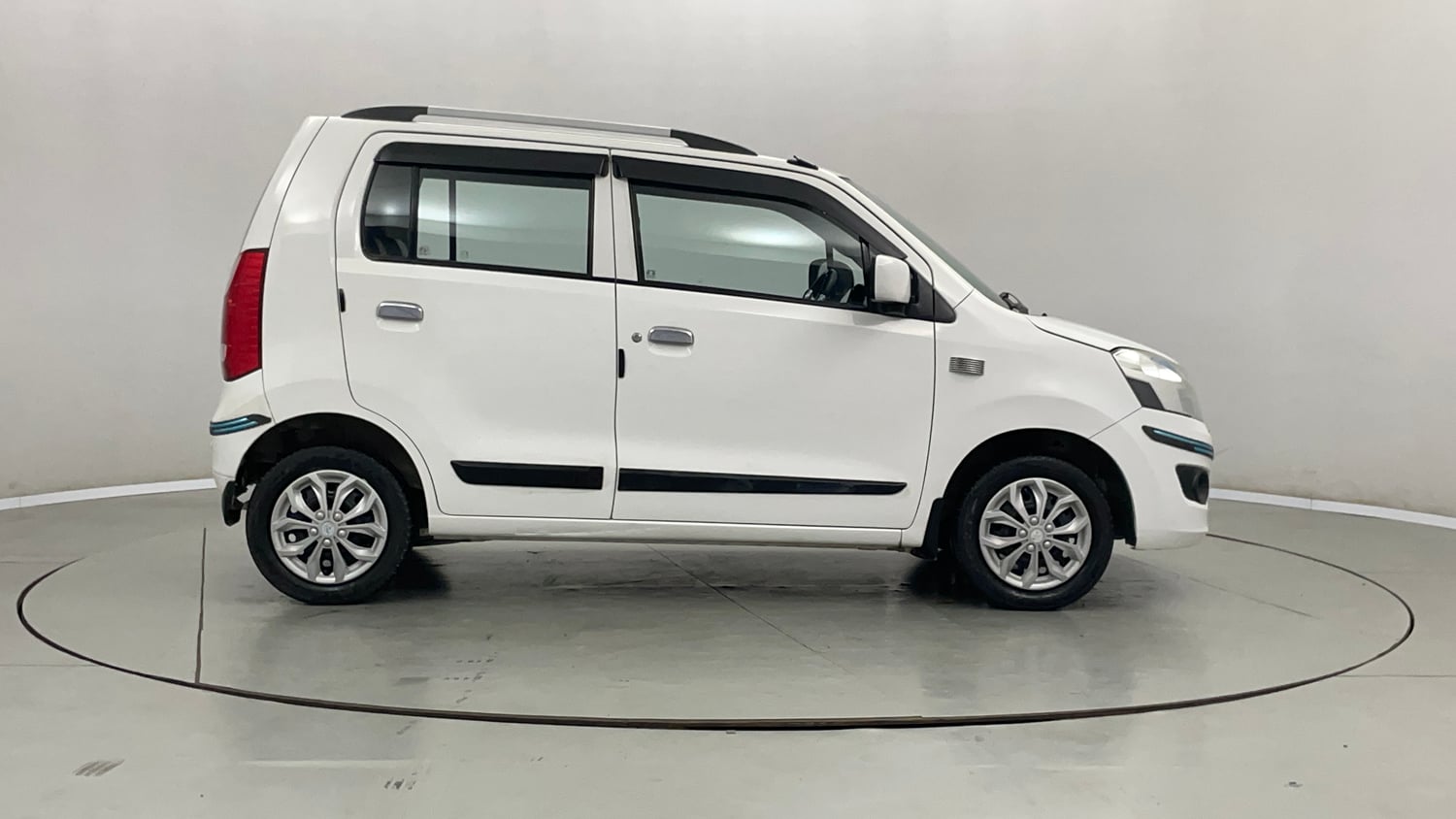 Used 2017 Maruti Suzuki Wagon R 1.0 VXI AMT Petrol Automatic exterior RIGHT SIDE VIEW