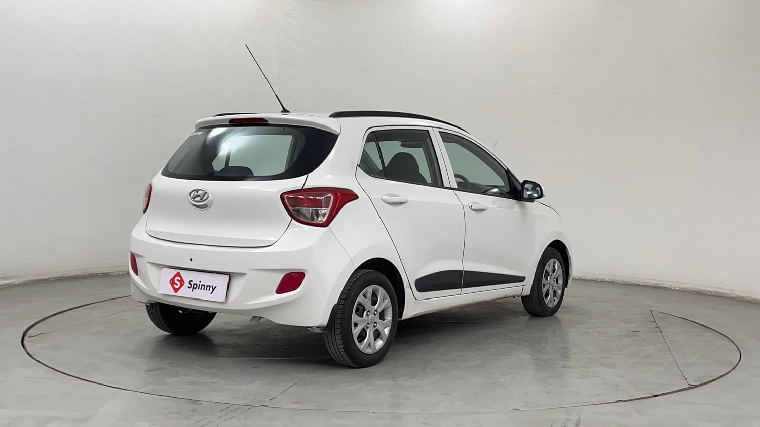 Used 2015 Hyundai Grand i10 Sportz 1.2 Kappa VTVT Petrol Manual exterior RIGHT REAR CORNER VIEW