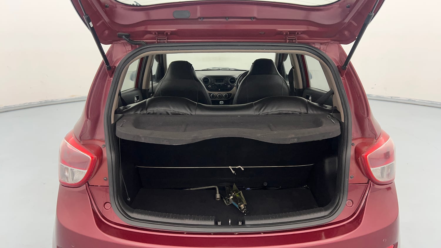 Used 2016 Hyundai Grand i10 Sportz 1.2 Kappa VTVT Petrol Manual interior DICKY INSIDE VIEW