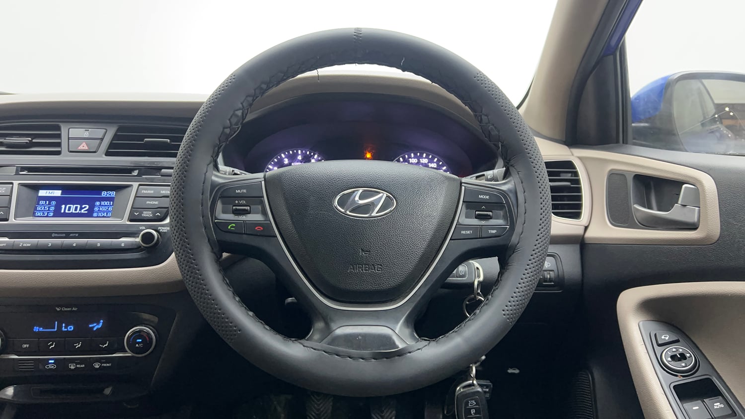 Used 2014 Hyundai Elite i20 Sportz 1.2 Petrol Manual interior STEERING VIEW