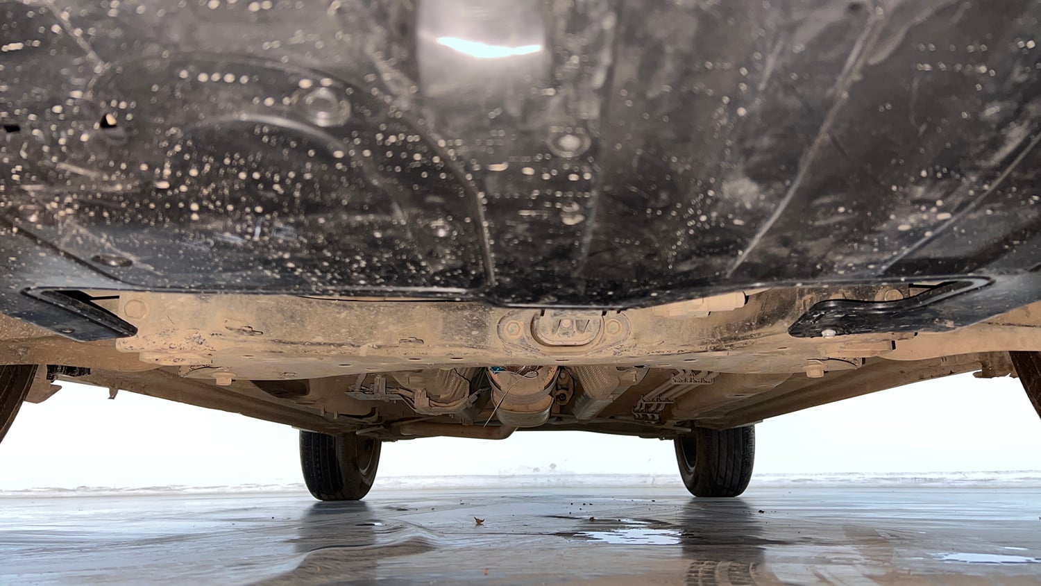 Used 2023 Kia Sonet HTX 1.0 Turbo Petrol DCT Petrol Automatic extra FRONT LEFT UNDERBODY VIEW