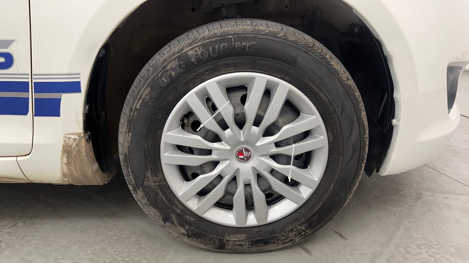 Used 2013 Maruti Suzuki Swift VXi Petrol Manual tyres RIGHT FRONT TYRE RIM VIEW
