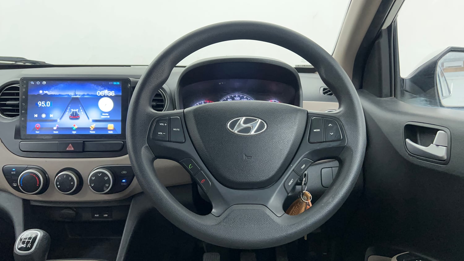 Used 2015 Hyundai Grand i10 Sportz 1.2 Kappa VTVT Petrol Manual interior STEERING VIEW