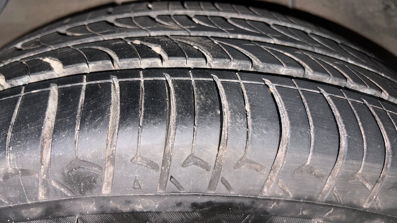 Used 2018 Hyundai Elite i20 Asta 1.2 AT Petrol Automatic tyres RIGHT REAR TYRE TREAD VIEW