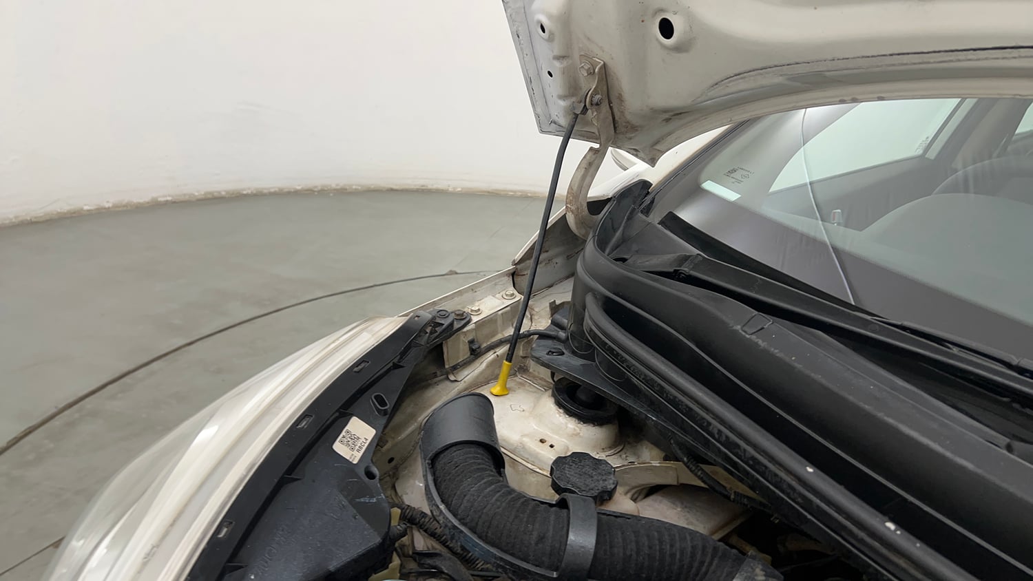Used 2015 Hyundai Grand i10 Sportz 1.2 Kappa VTVT Petrol Manual engine ENGINE RIGHT SIDE HINGE & APRON VIEW