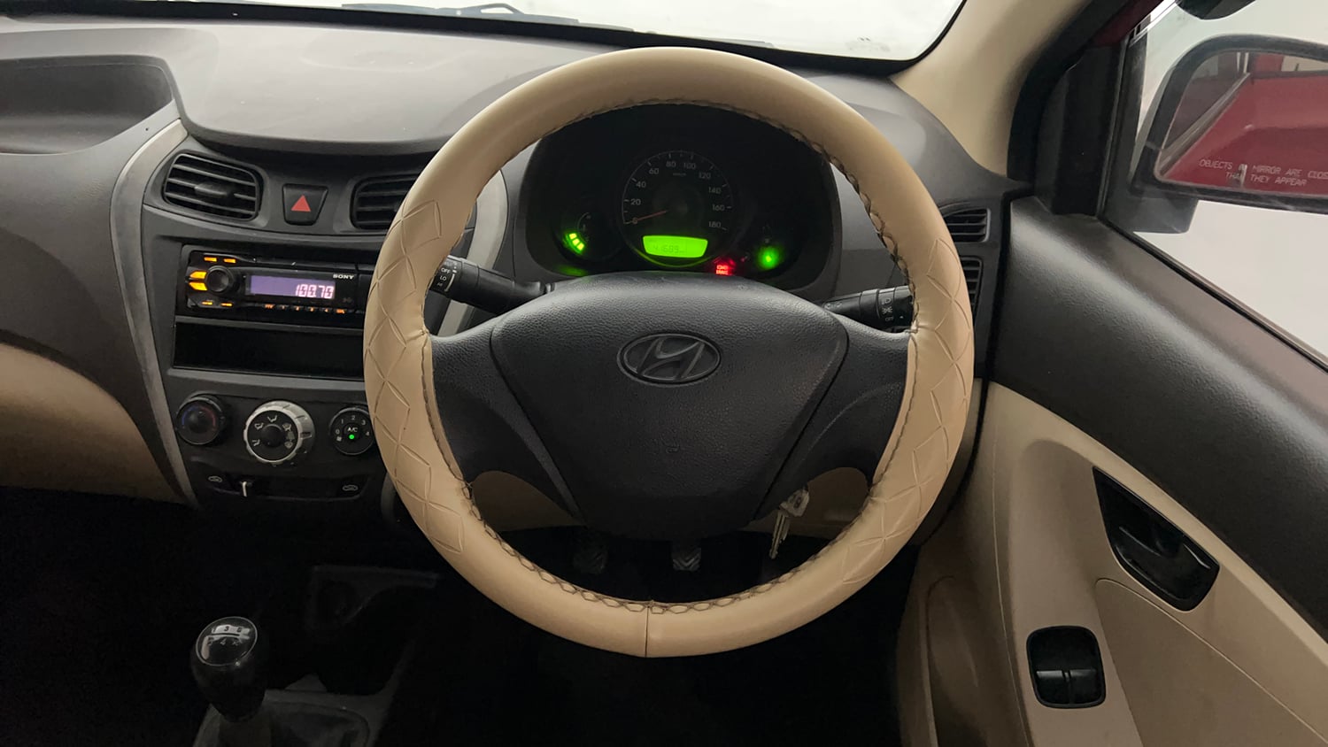 Used 2015 Hyundai Eon Era + Petrol Manual interior STEERING VIEW