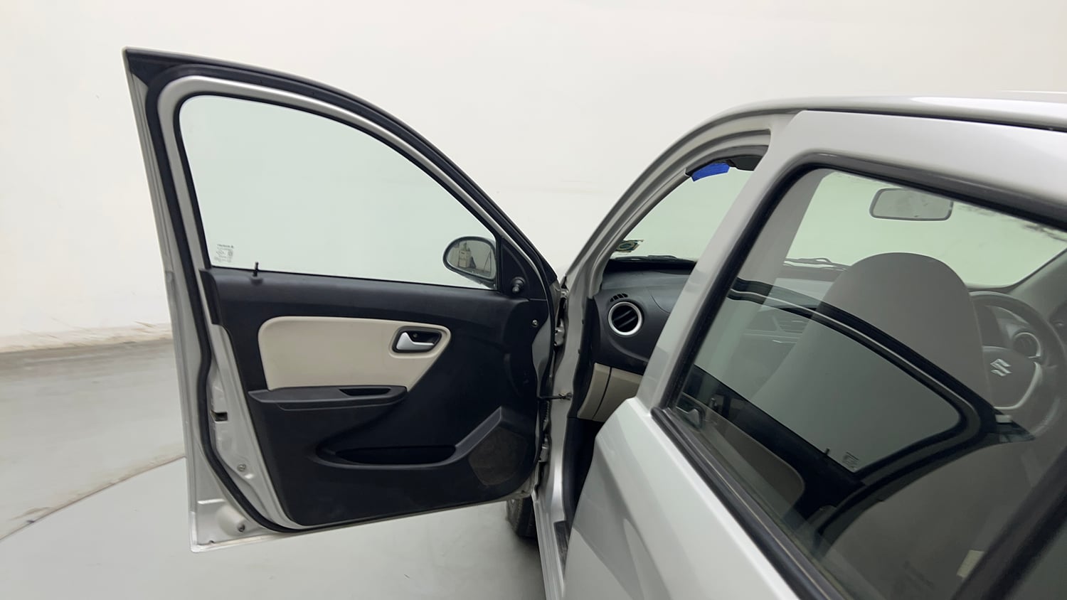 Used 2022 Maruti Suzuki Alto 800 LXi (O) Petrol Manual interior LEFT FRONT DOOR OPEN VIEW