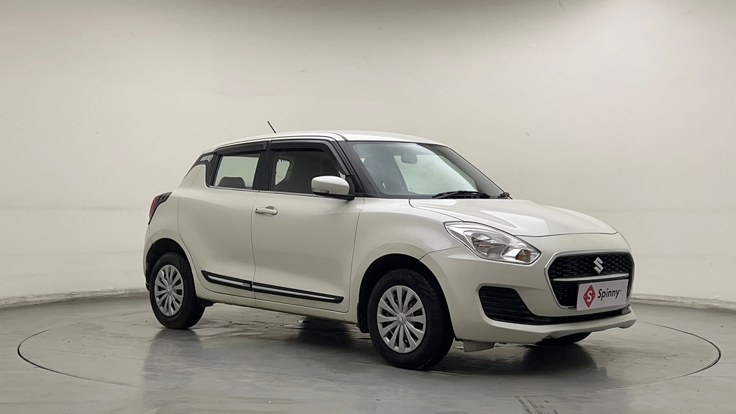 Used 2021 Maruti Suzuki Swift VXi Petrol Manual exterior RIGHT FRONT CORNER VIEW