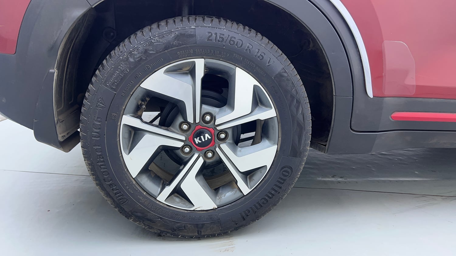 Used 2021 Kia Sonet GTX Plus 1.5 Diesel Manual tyres RIGHT REAR TYRE RIM VIEW