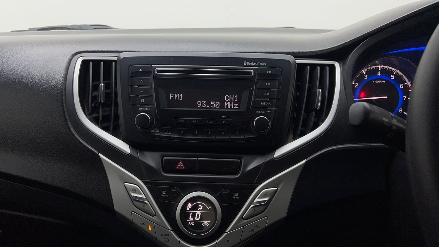 Used 2016 Maruti Suzuki Baleno Delta 1.2 AT Petrol Automatic top_features Integrated (in-dash) music system