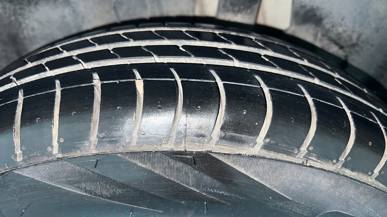 Used 2021 Maruti Suzuki Swift VXi Petrol Manual tyres LEFT REAR TYRE TREAD VIEW