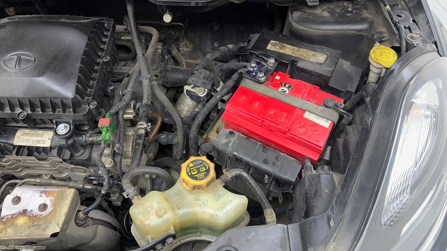 Used 2018 Tata Nexon XM Petrol Manual engine ENGINE LEFT SIDE VIEW