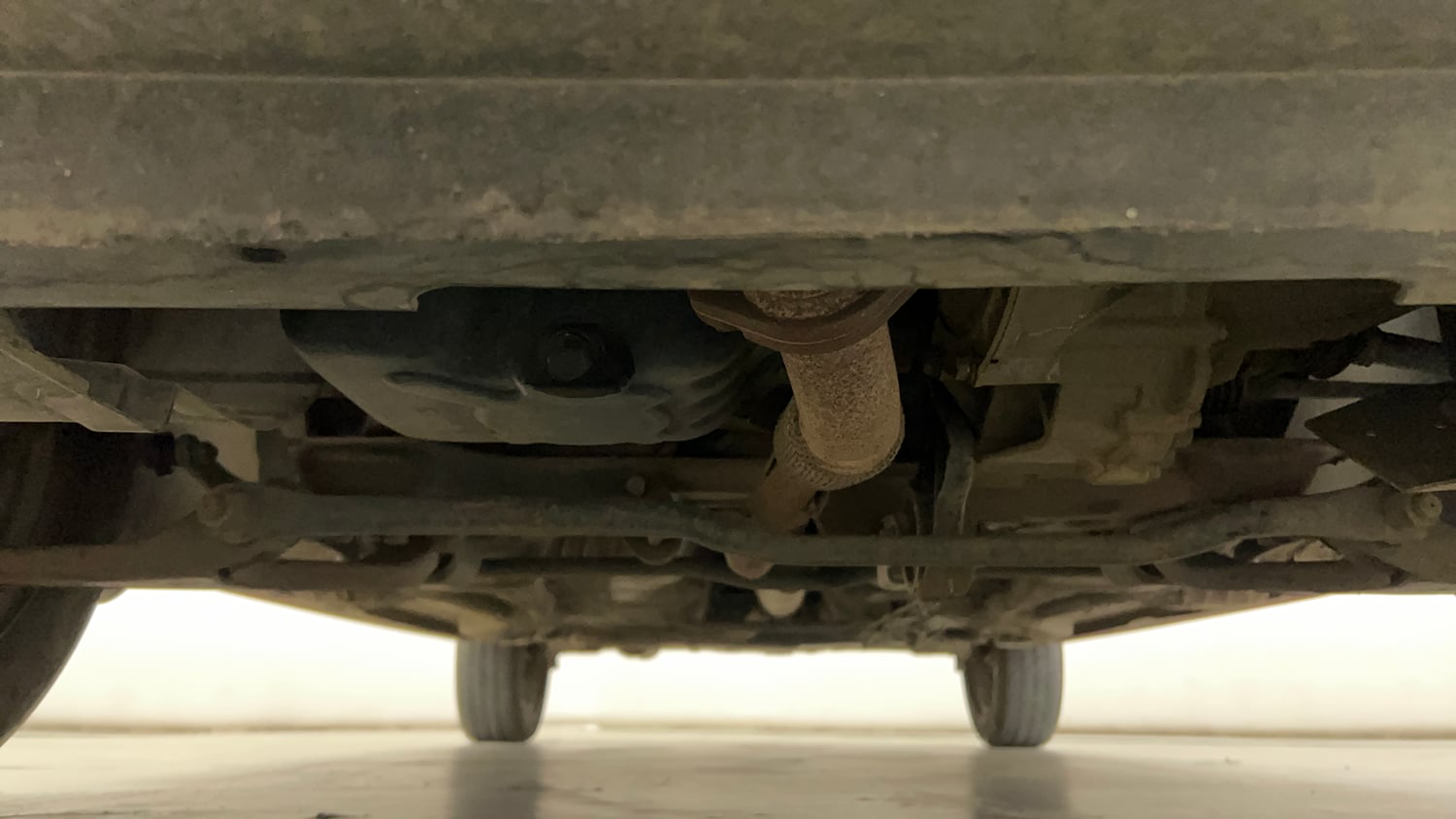 Used 2021 Tata Tiago XZ Petrol Manual extra FRONT LEFT UNDERBODY VIEW
