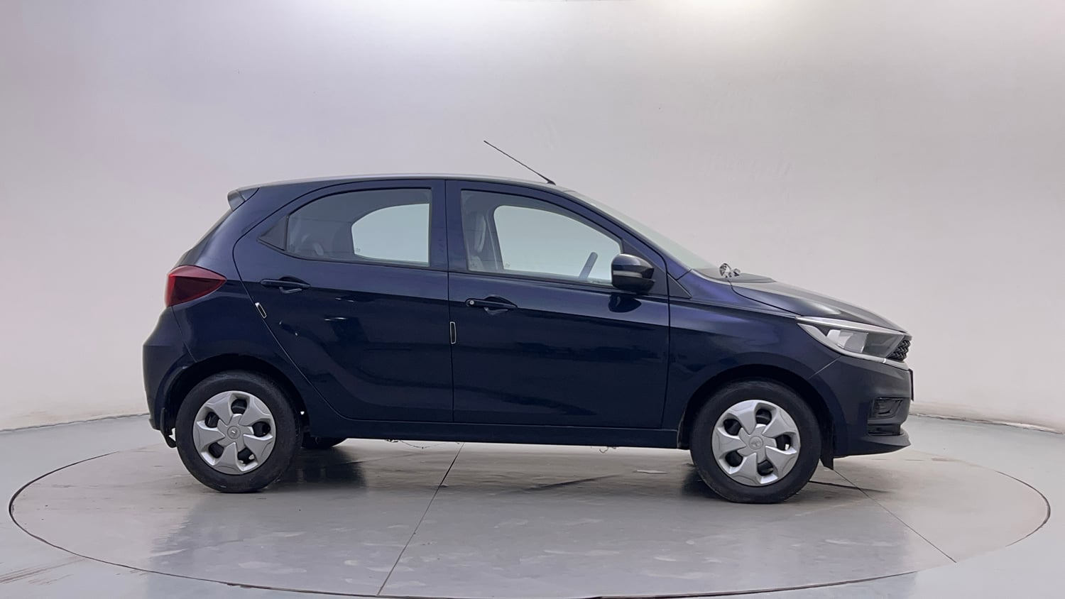 Used 2021 Tata Tiago XT Petrol Manual exterior RIGHT SIDE VIEW