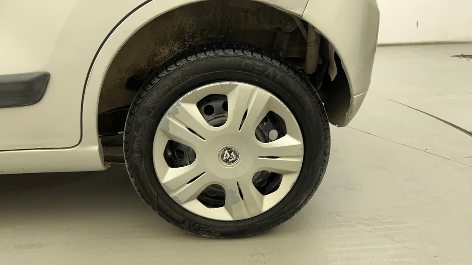 Used 2012 Maruti Suzuki Wagon R 1.0 VXI Petrol + CNG (Outside Fitted) Cng Manual tyres LEFT REAR TYRE RIM VIEW