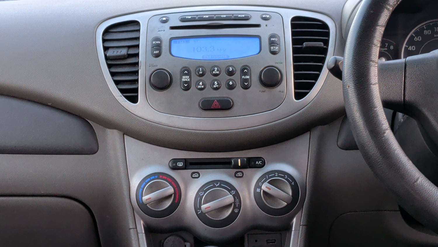Used 2012 Hyundai i10 Sportz 1.2 Kappa2 Petrol Manual interior MUSIC SYSTEM & AC CONTROL VIEW