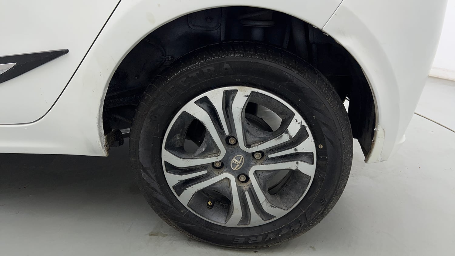 Used 2020 Tata Tiago XZA Petrol Automatic tyres LEFT REAR TYRE RIM VIEW
