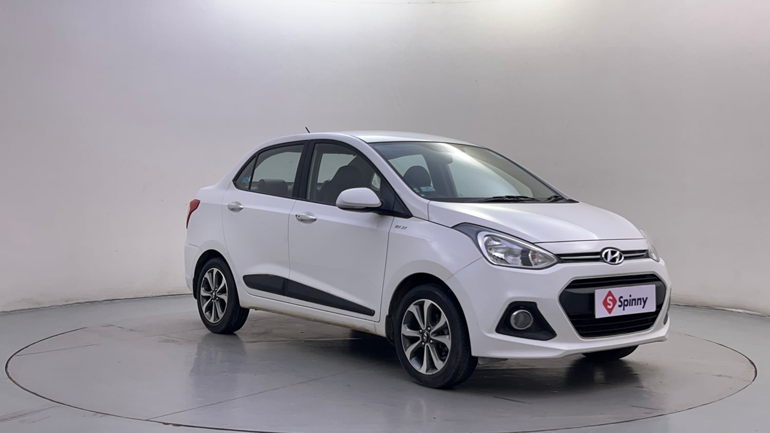 Used 2015 Hyundai Xcent SX 1.2 (O) Petrol Manual exterior RIGHT FRONT CORNER VIEW