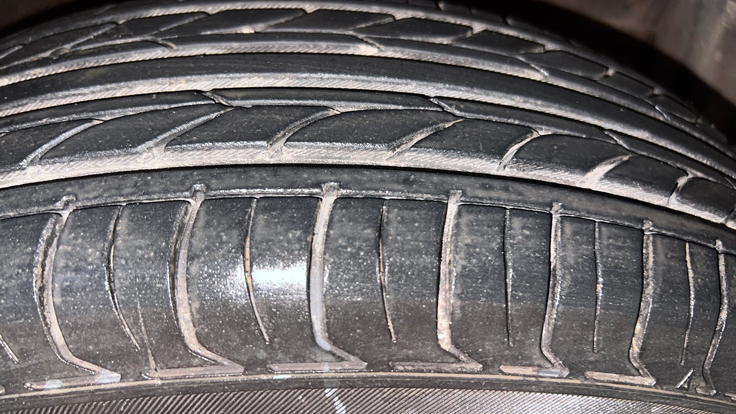 Used 2012 Maruti Suzuki Swift VXi Petrol Manual tyres RIGHT FRONT TYRE TREAD VIEW
