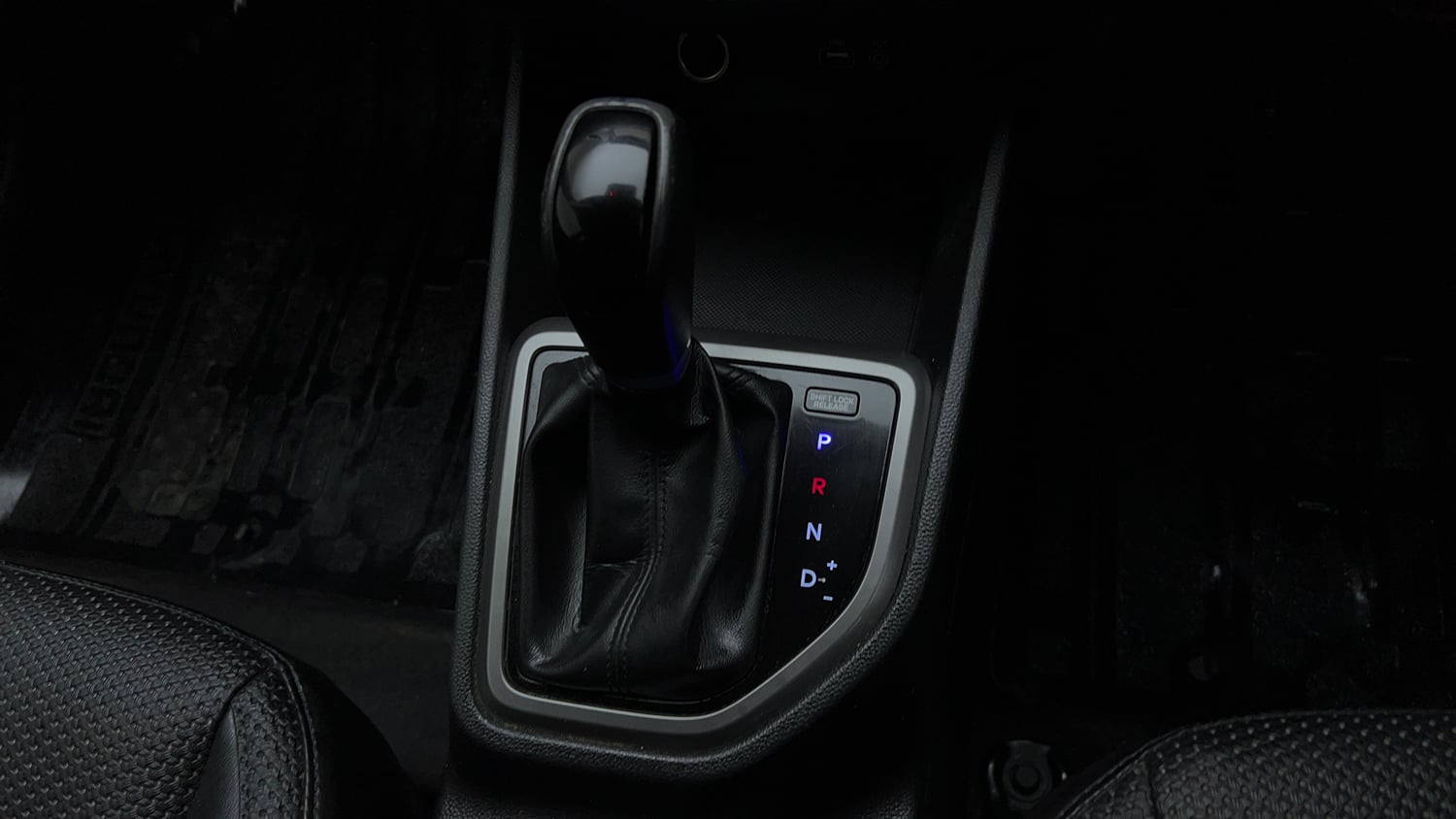 Used 2017 Hyundai Creta SX Plus 1.6 AT Petrol Petrol Automatic interior GEAR  KNOB VIEW