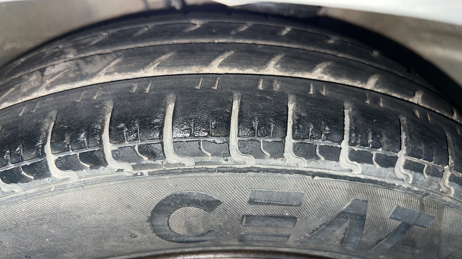 Used 2022 Maruti Suzuki Alto 800 LXi (O) Petrol Manual tyres LEFT FRONT TYRE TREAD VIEW
