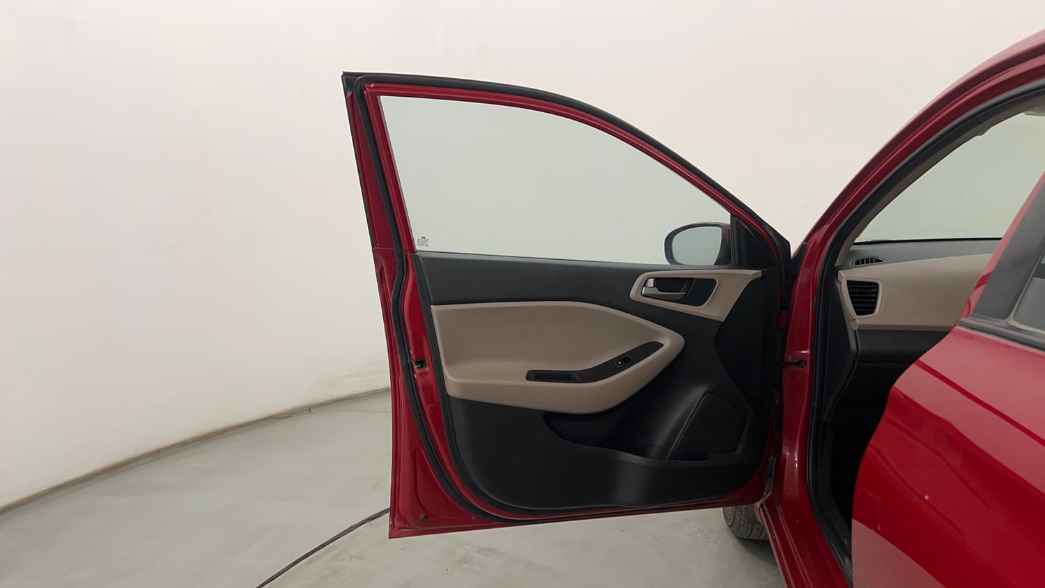 Used 2016 Hyundai Elite i20 Sportz 1.2 Petrol Manual interior LEFT FRONT DOOR OPEN VIEW