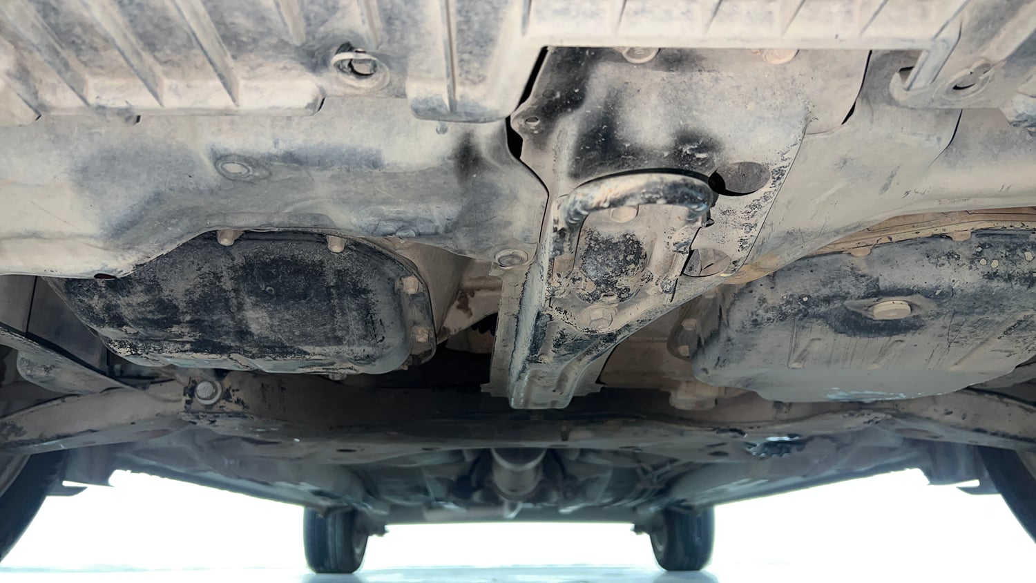 Used 2016 Toyota Corolla Altis VL AT Petrol Petrol Automatic extra FRONT LEFT UNDERBODY VIEW