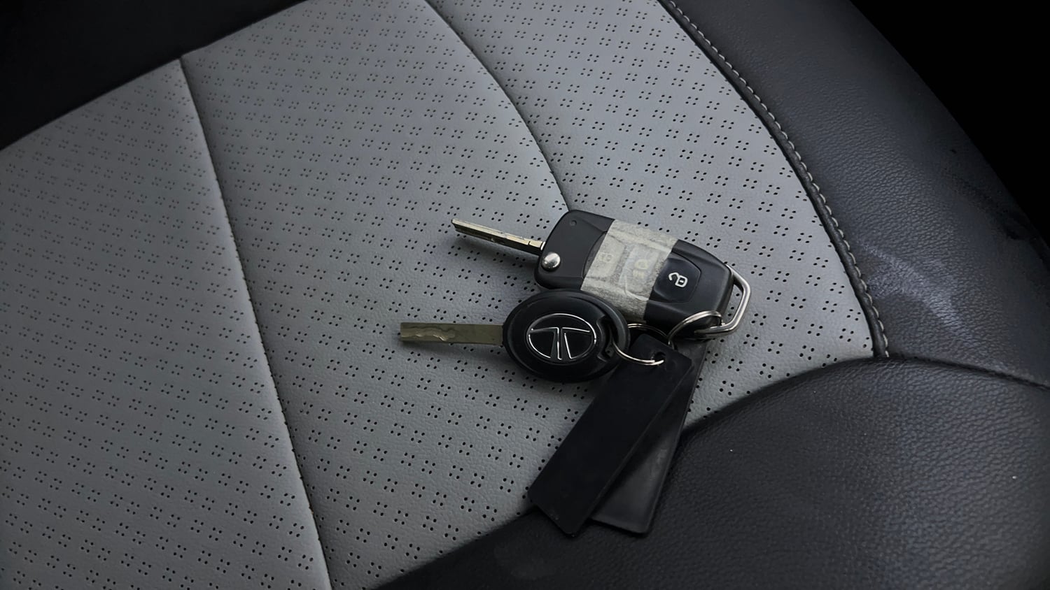 Used 2021 Tata Tiago XT Petrol Manual extra CAR KEY VIEW