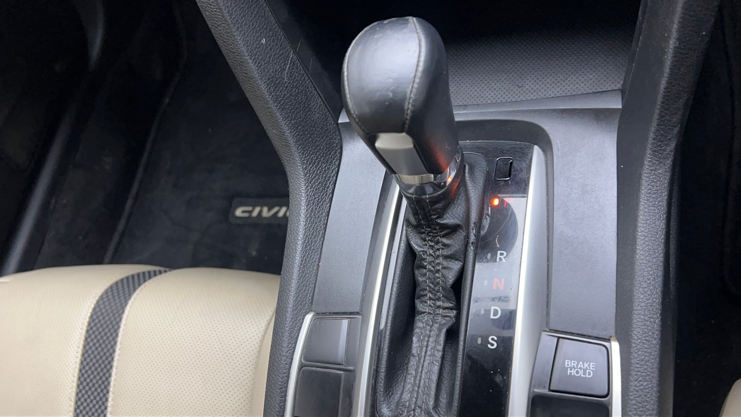 Used 2020 Honda Civic VX CVT Petrol Petrol Automatic interior GEAR  KNOB VIEW