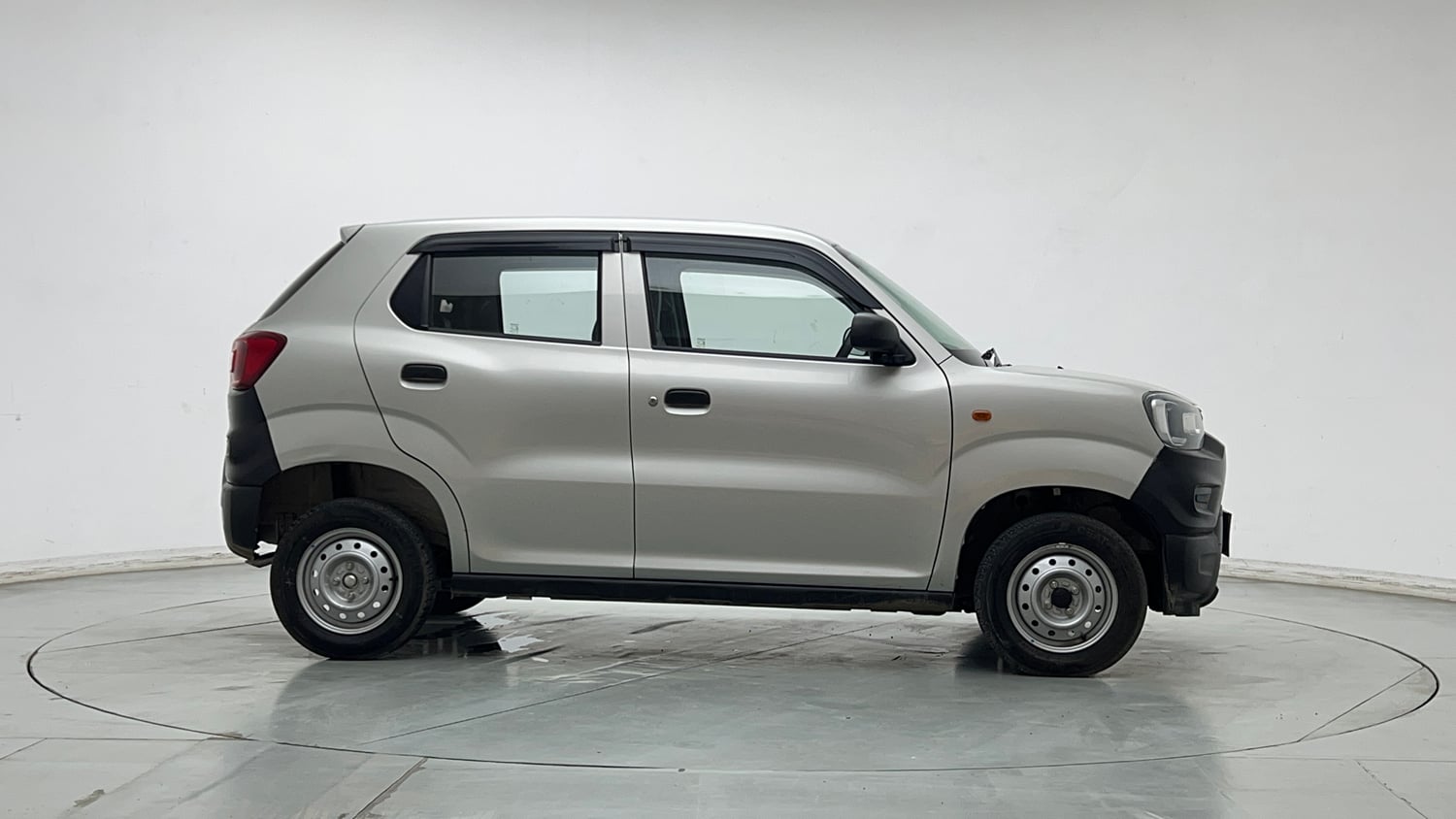 Used 2025 Maruti Suzuki S-Presso Lxi (O) Petrol Manual exterior RIGHT SIDE VIEW
