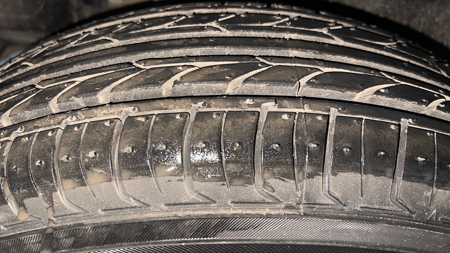 Used 2023 Maruti Suzuki Swift LXi Petrol Manual tyres RIGHT REAR TYRE TREAD VIEW