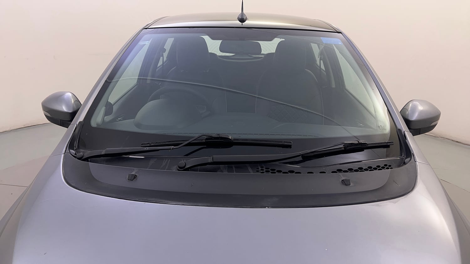 Used 2019 Tata Tiago Revotron XZ Plus Dual Tone Petrol Manual exterior FRONT WINDSHIELD VIEW