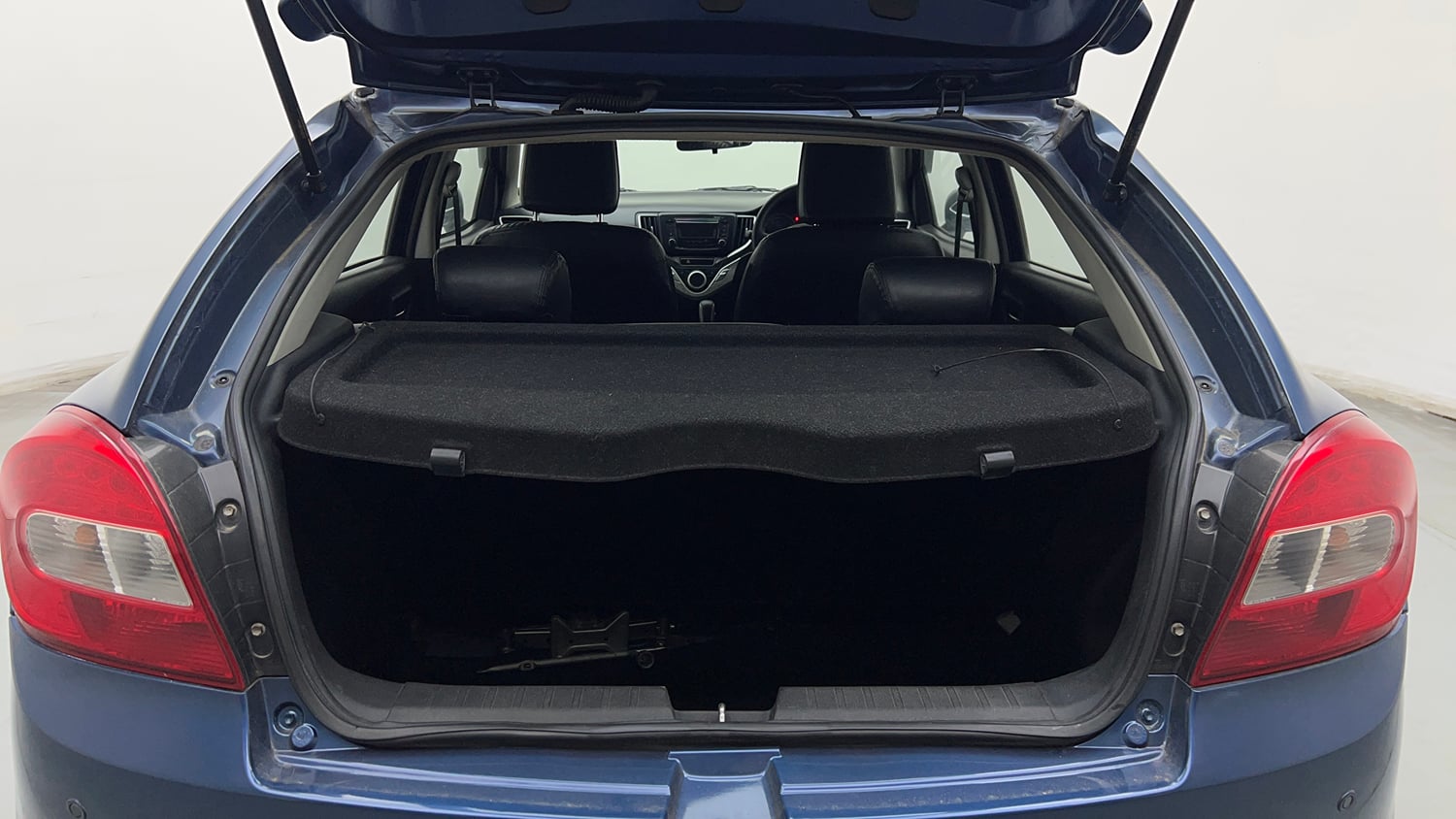 Used 2016 Maruti Suzuki Baleno Delta 1.2 AT Petrol Automatic interior DICKY INSIDE VIEW