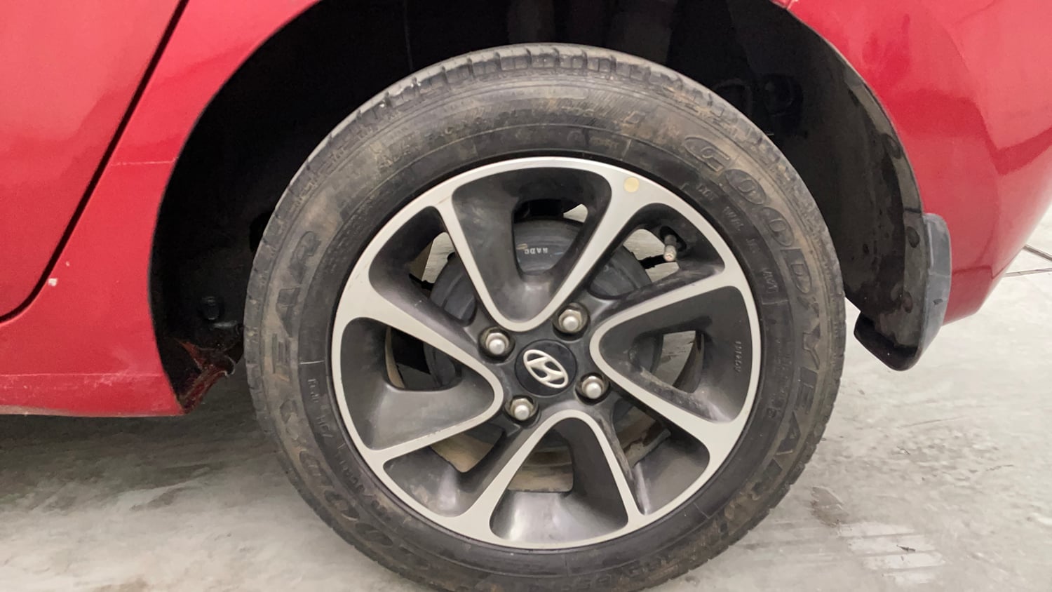Used 2018 Hyundai Grand i10 Asta 1.2 Kappa VTVT Petrol Manual tyres LEFT REAR TYRE RIM VIEW