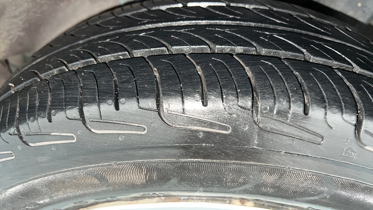 Used 2022 Hyundai Aura S 1.2 CNG Cng Manual tyres LEFT REAR TYRE TREAD VIEW