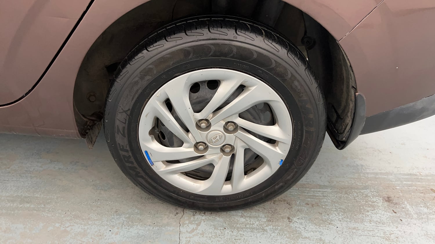 Used 2022 Hyundai Aura S 1.2 CNG Cng Manual tyres LEFT REAR TYRE RIM VIEW