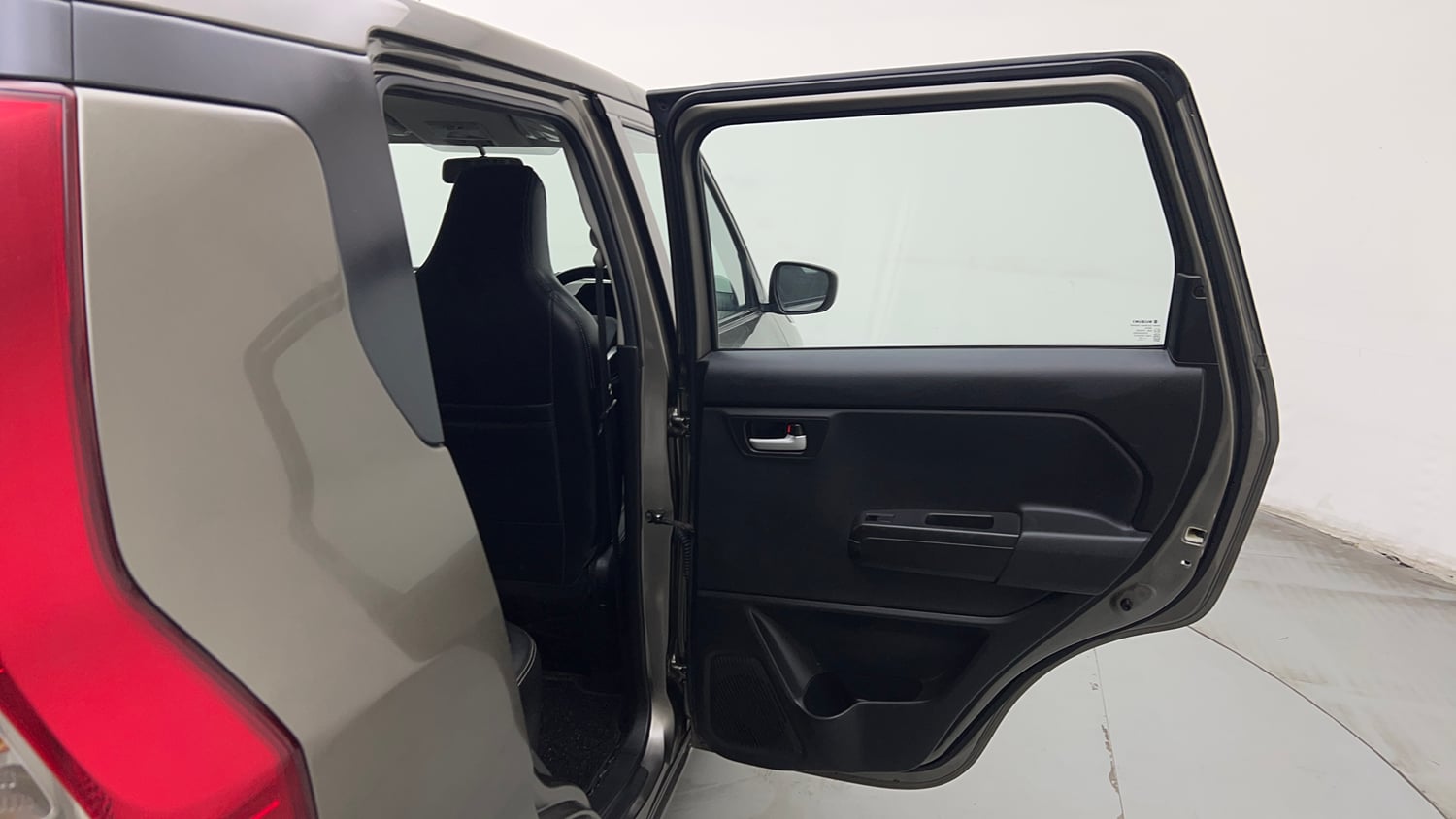 Used 2023 Maruti Suzuki Wagon R VXI 1.0 CNG Cng Manual interior RIGHT REAR DOOR OPEN VIEW