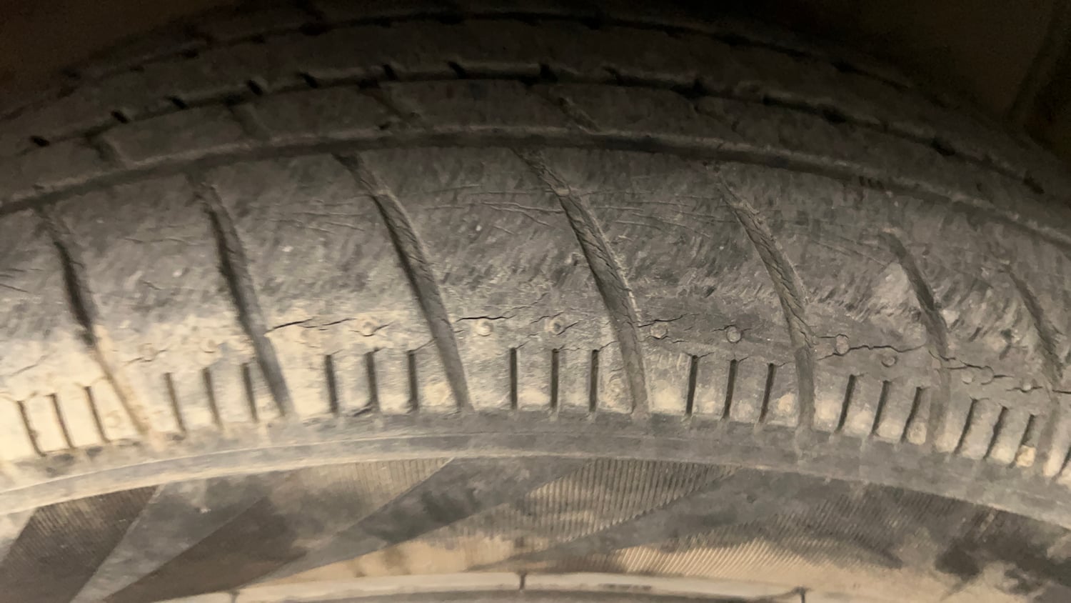 Used 2018 Maruti Suzuki Celerio X Zxi (Opt) Petrol Manual tyres RIGHT FRONT TYRE TREAD VIEW