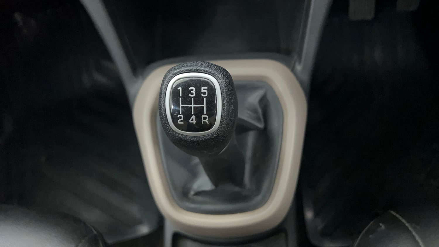 Used 2015 Hyundai Grand i10 Sportz 1.2 Kappa VTVT Petrol Manual interior GEAR  KNOB VIEW
