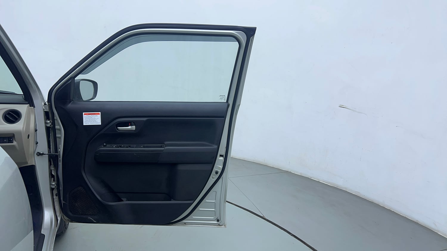 Used 2022 Maruti Suzuki Wagon R VXI 1.0 CNG Cng Manual interior RIGHT FRONT DOOR OPEN VIEW