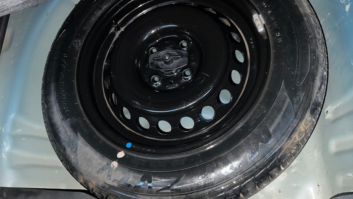 Used 2016 Maruti Suzuki Baleno Delta 1.2 AT Petrol Automatic tyres SPARE TYRE VIEW