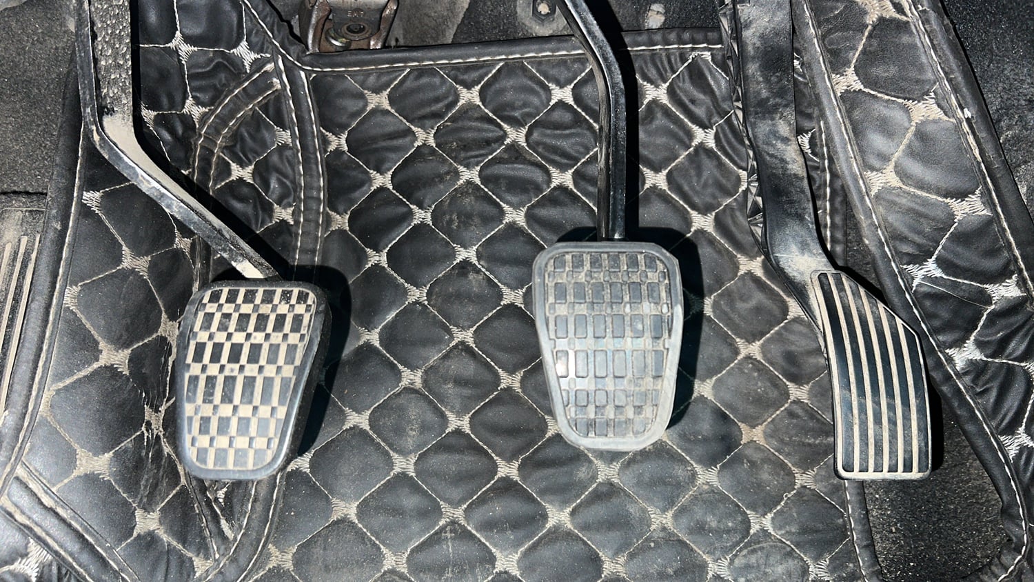 Used 2018 Tata Nexon XM Petrol Manual interior PEDALS VIEW