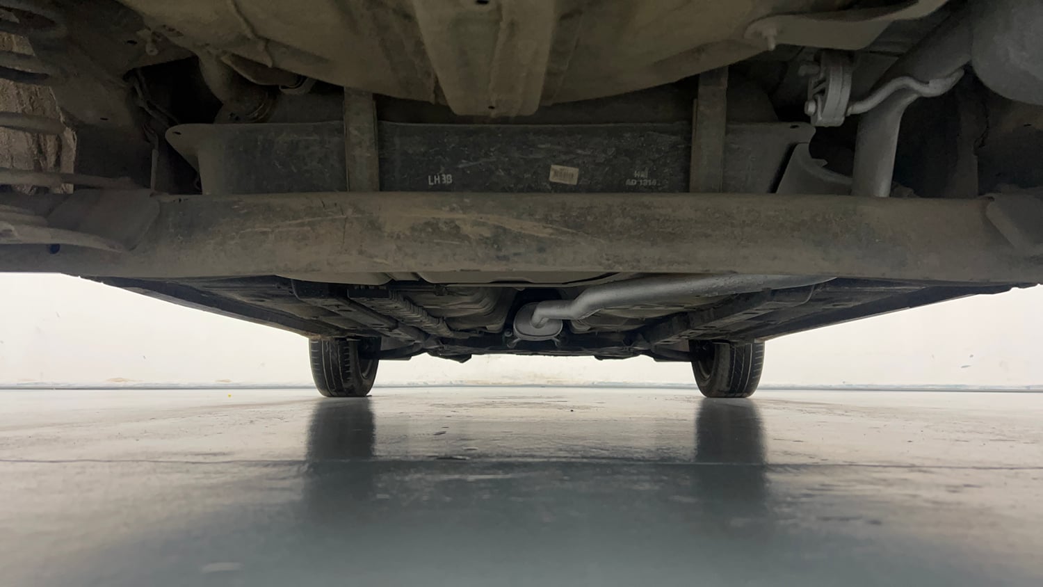Used 2016 Hyundai Grand i10 Sportz 1.2 Kappa VTVT Petrol Manual extra REAR UNDERBODY VIEW (TAKEN FROM REAR)