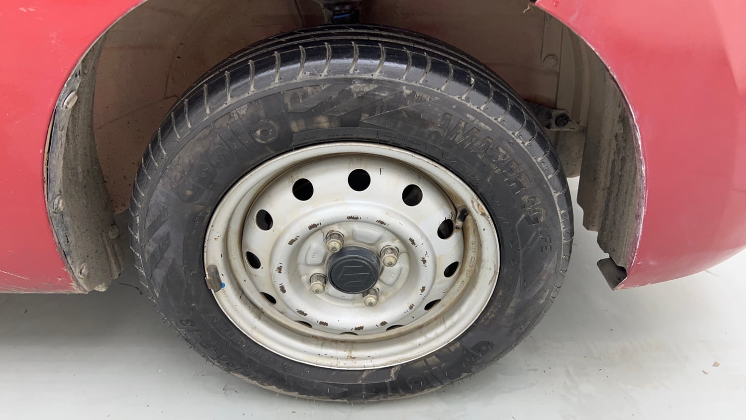Used 2017 Maruti Suzuki Wagon R LXI CNG Cng Manual tyres RIGHT FRONT TYRE RIM VIEW