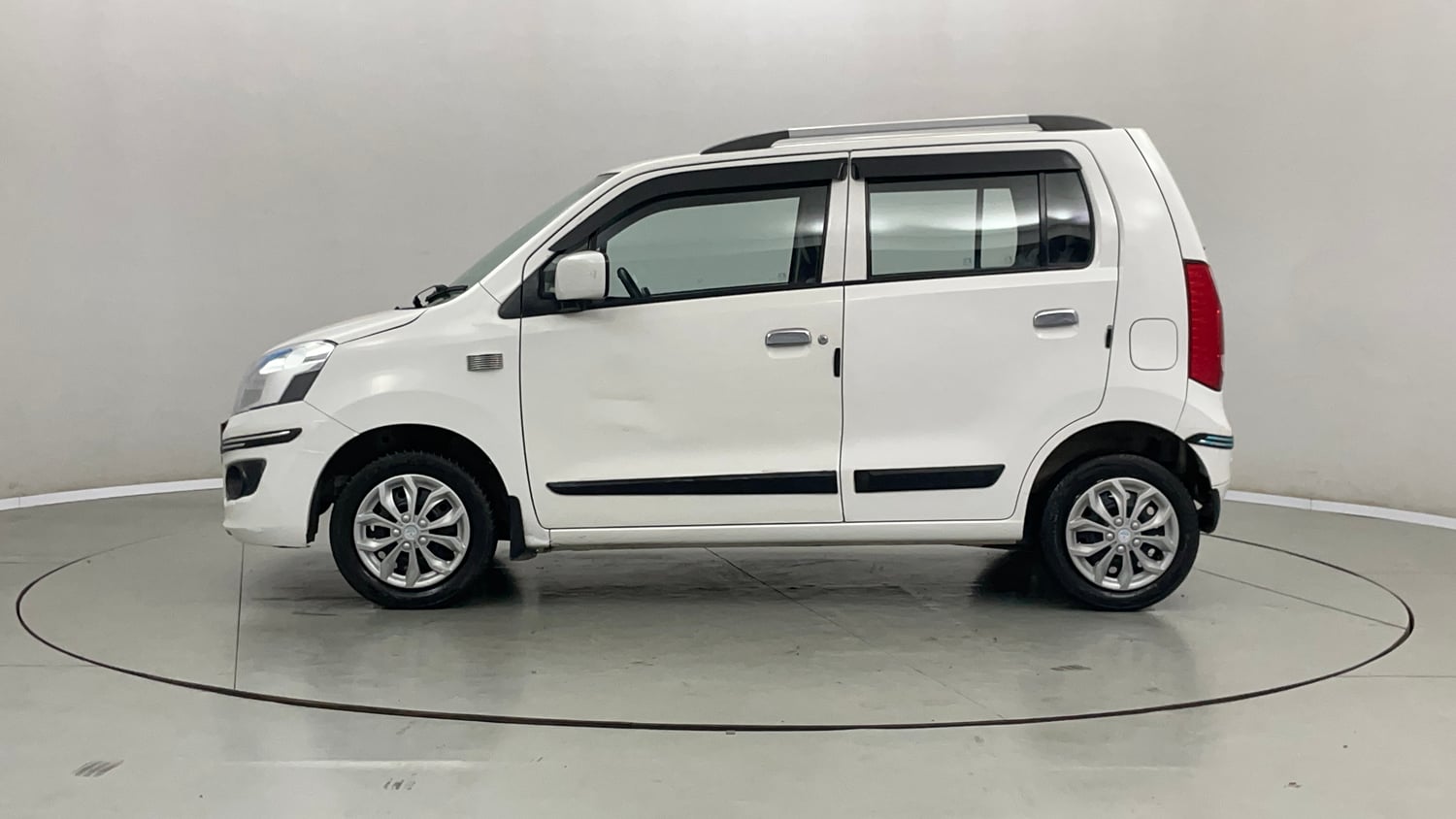 Used 2017 Maruti Suzuki Wagon R 1.0 VXI AMT Petrol Automatic exterior LEFT SIDE VIEW