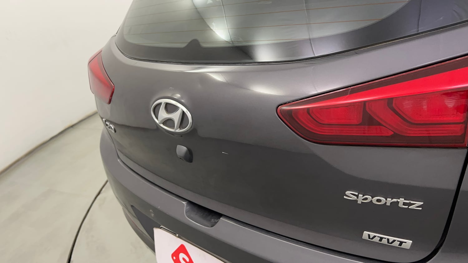 Used 2015 Hyundai Elite i20 Sportz 1.2 Petrol Manual dents MINOR DENT