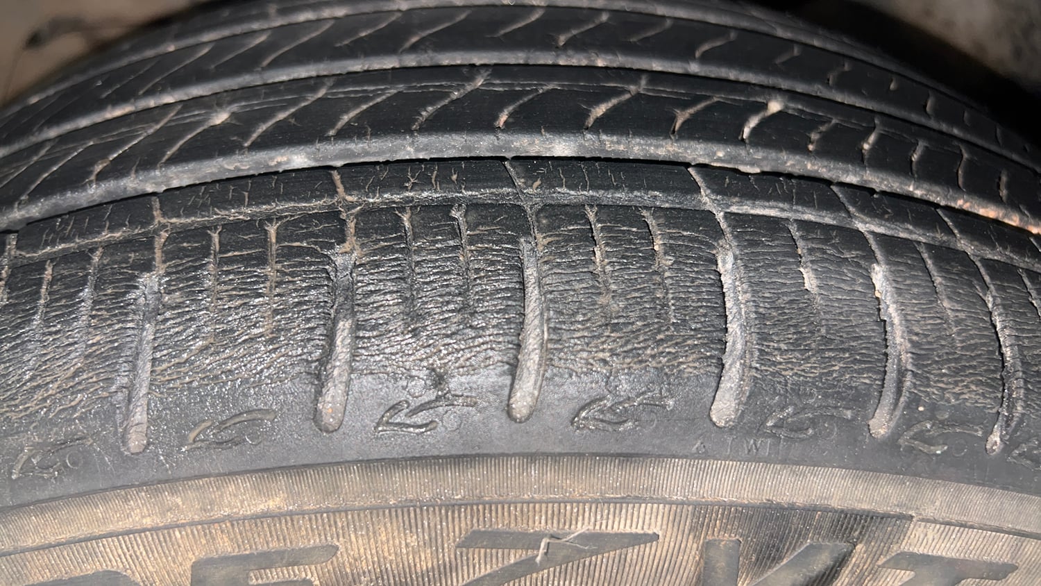 Used 2019 Tata Tiago Revotron XZ Plus Dual Tone Petrol Manual tyres LEFT FRONT TYRE TREAD VIEW