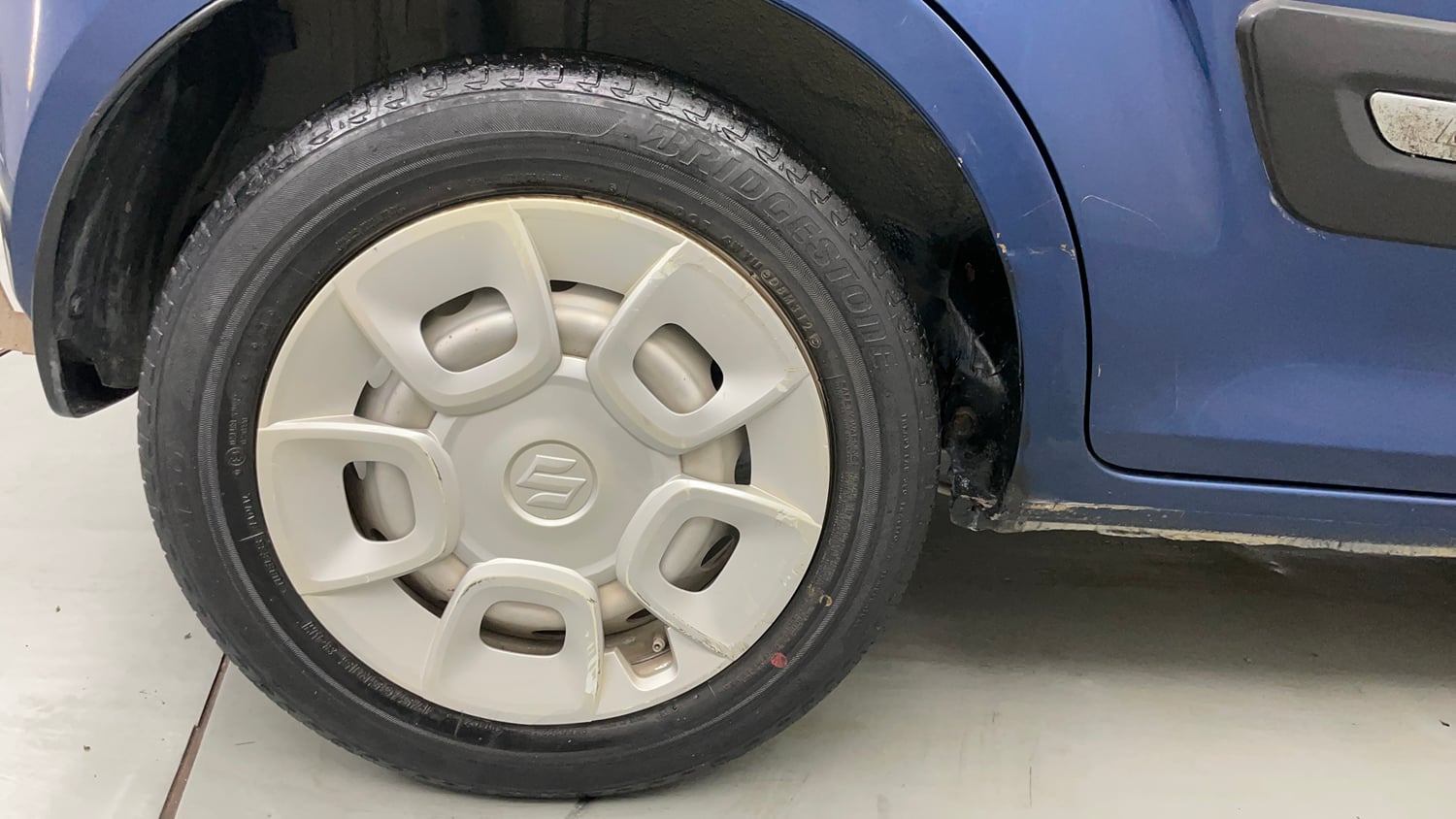 Used 2021 Maruti Suzuki Ignis Sigma 1.2 MT Petrol Manual tyres RIGHT REAR TYRE RIM VIEW