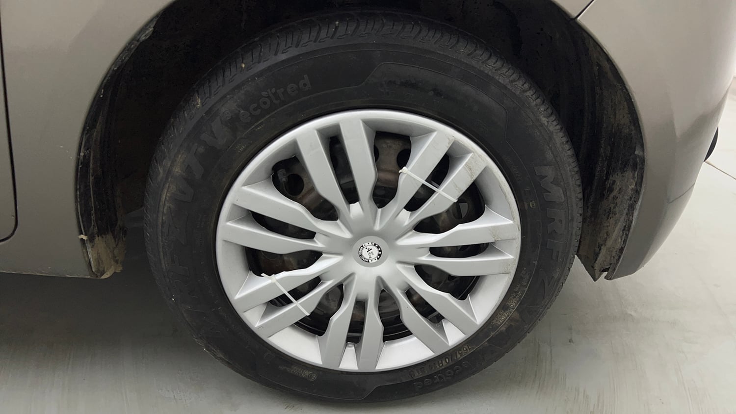 Used 2023 Maruti Suzuki Wagon R VXI 1.0 CNG Cng Manual tyres RIGHT FRONT TYRE RIM VIEW